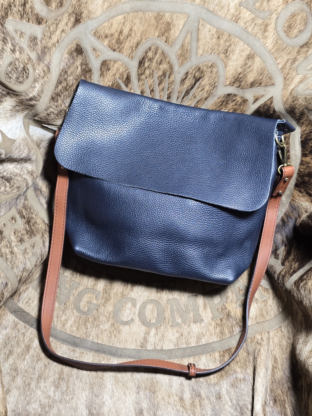 NWOT Leather Goods 11600 Navy Leather Crossbody Bag with Tan Strap